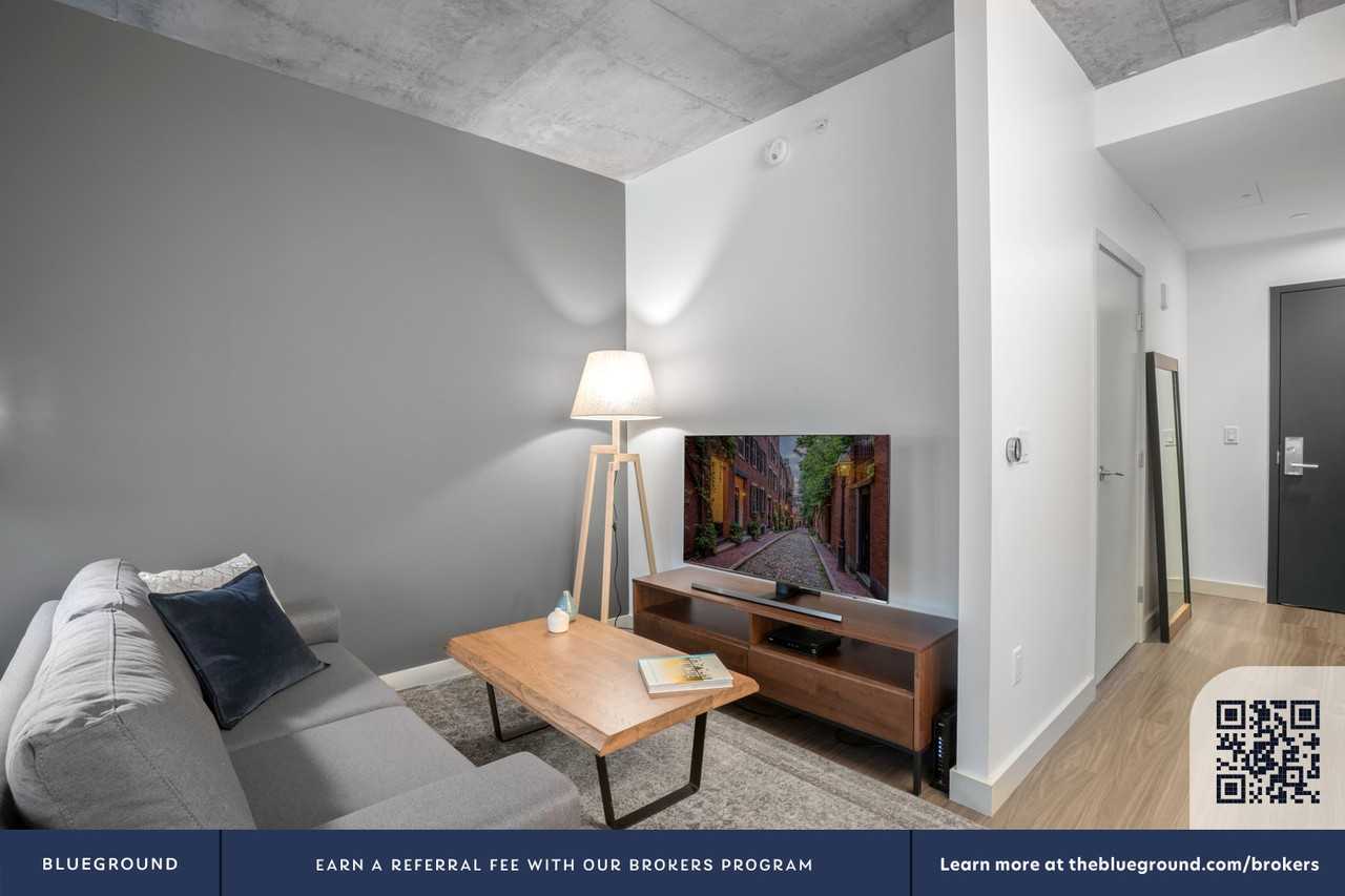 88 Ames Street - Photo 4 of 26