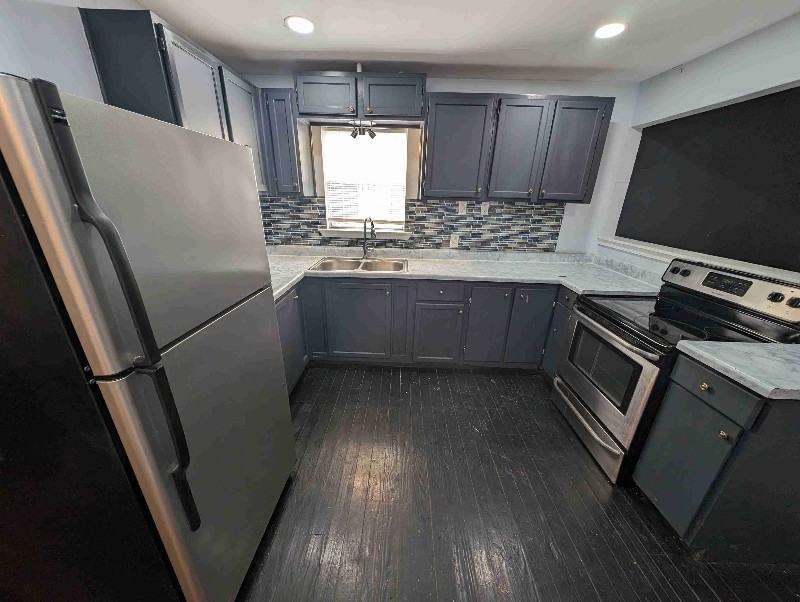 339 W Bedford Ave - Photo 2 of 23