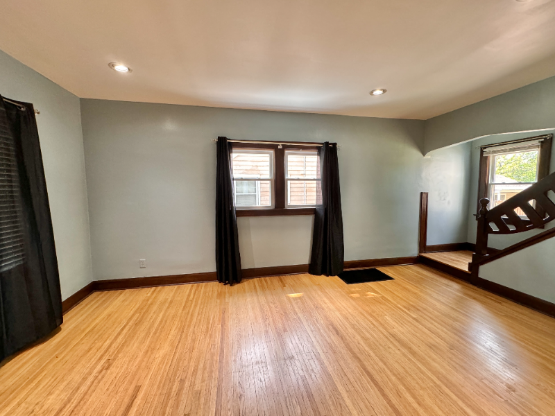 930 Brinton Dr - Photo 5 of 20