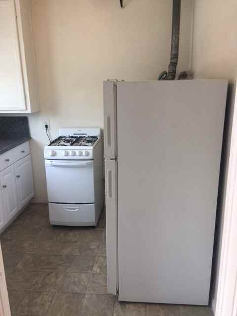 21st 5-plex - Photo 2 of 6