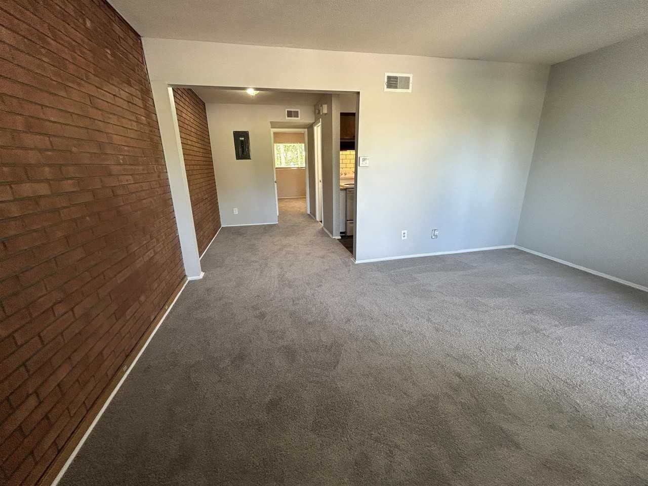 601-611 Ewing Avenue - Photo 2 of 9