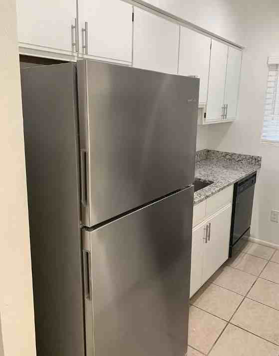 1528 // 1410 East Hedrick Drive #3 - Photo 3 of 9