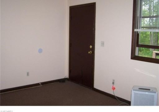 14745 Hillcrest Ave - Photo 2 of 8