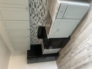 Crandon Apartments - 4 - Photo 2 of 4