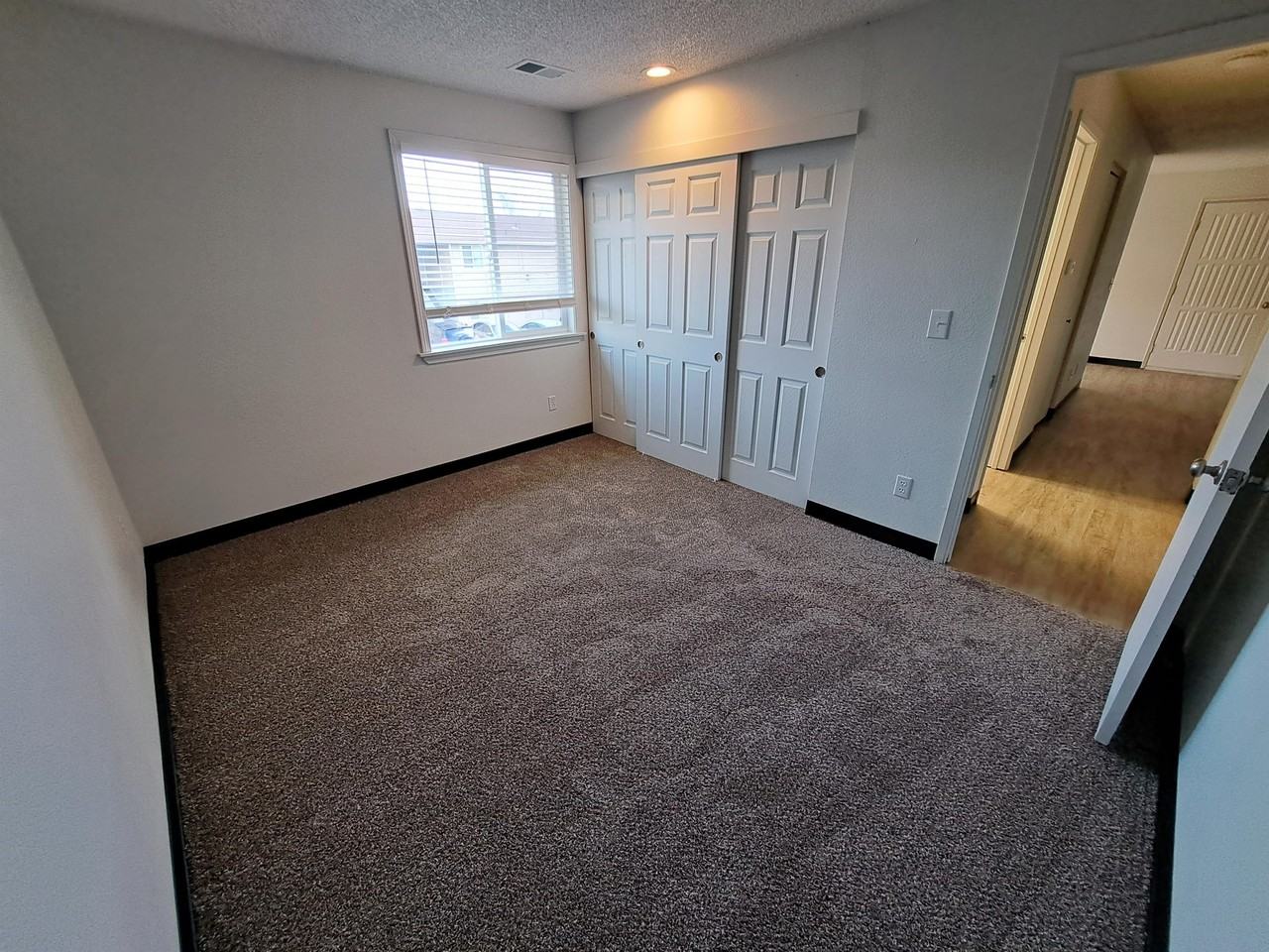 Hunter Square - Photo 3 of 7