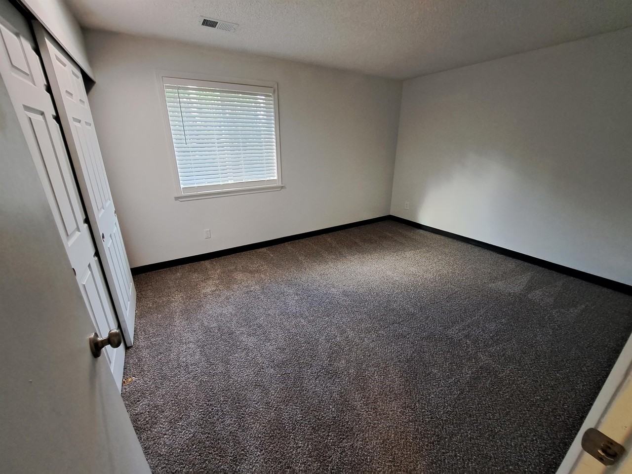 Hunter Square - Photo 4 of 7