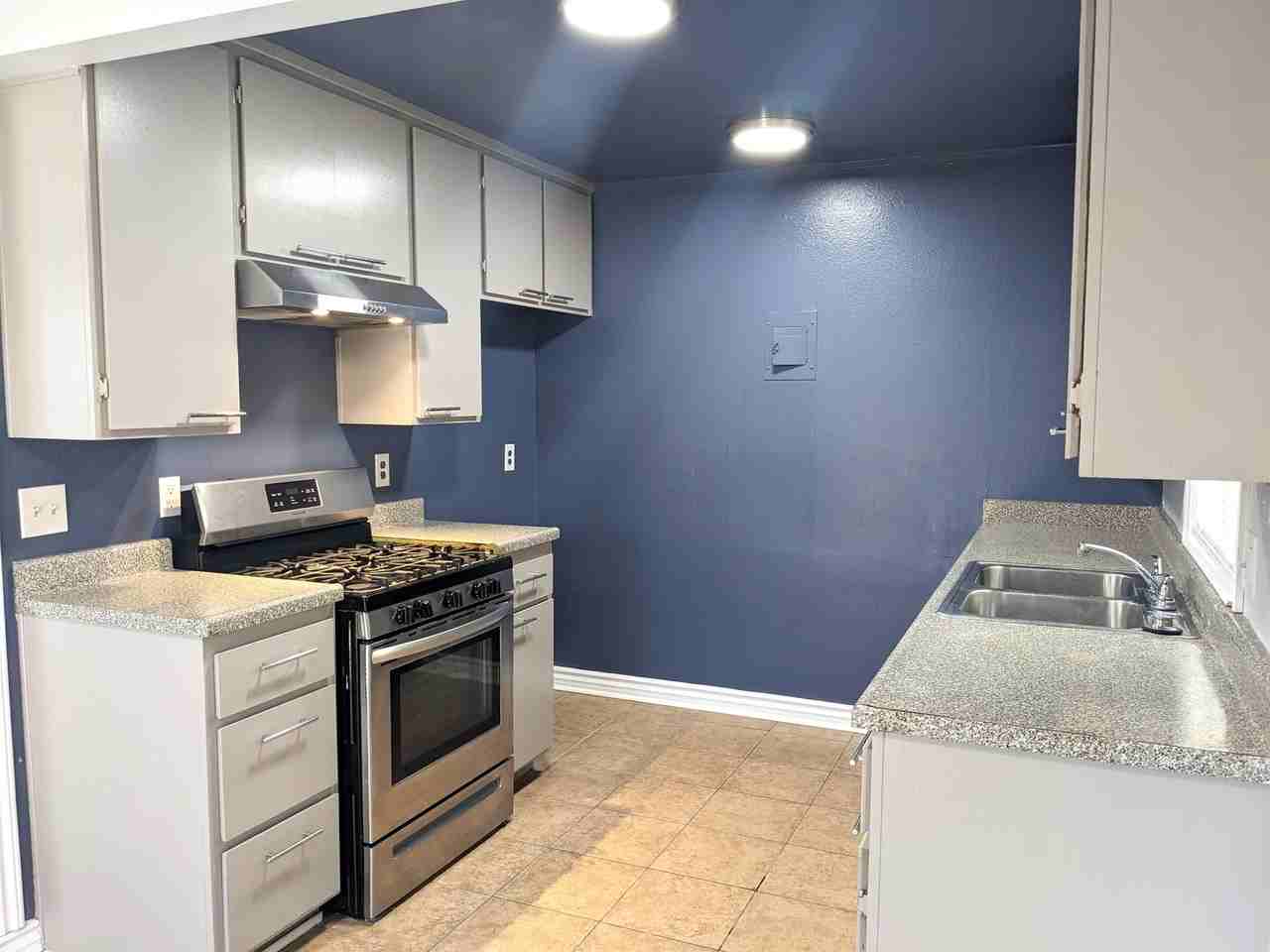 Park Lane - Photo 3 of 12