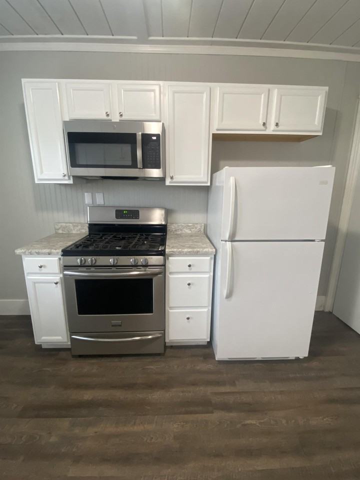 1802 S. Virginia Street B - Photo 2 of 6