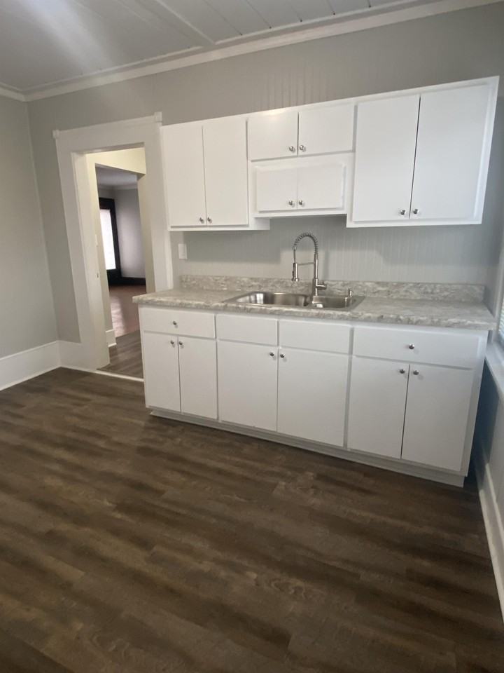 1802 S. Virginia Street B - Photo 3 of 6