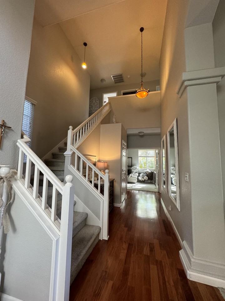 1850 Bonhill Dr #1 - Photo 7 of 32