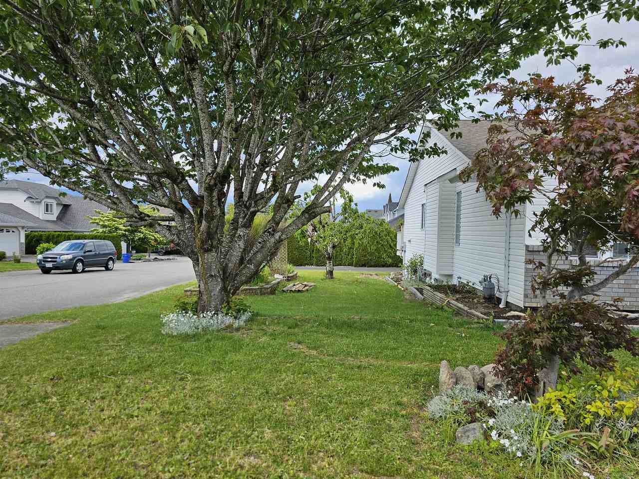 44841 Carolyn Ave #1 - Photo 3 of 23