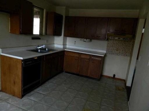 3341 Sheffield Rd - Photo 3 of 10