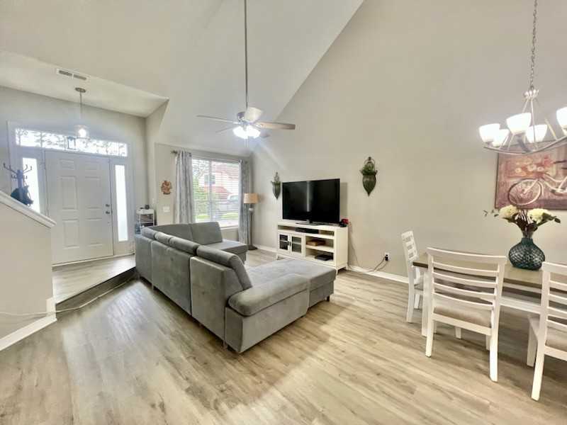 1910 Mistral Ln W #1 - Photo 5 of 17
