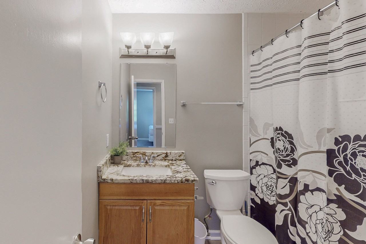 Satellite Boulevard - Photo 2 of 8