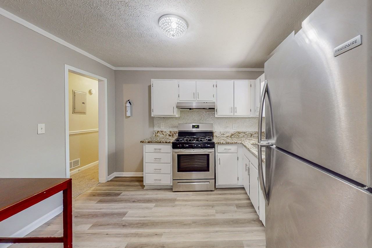 Satellite Boulevard - Photo 6 of 8