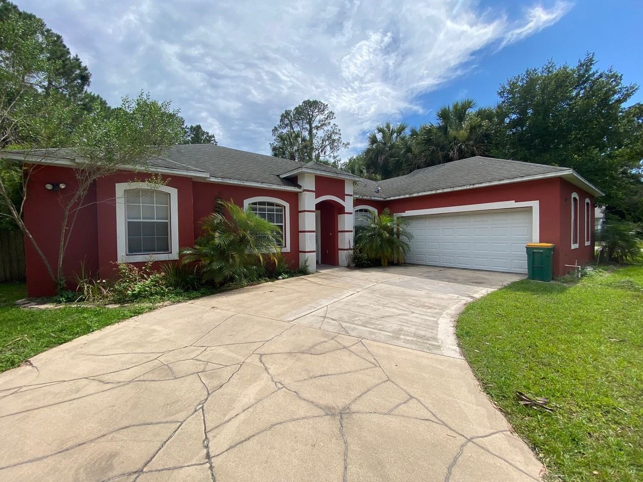 1004 Pine Tree Dr - Photo 2 of 17