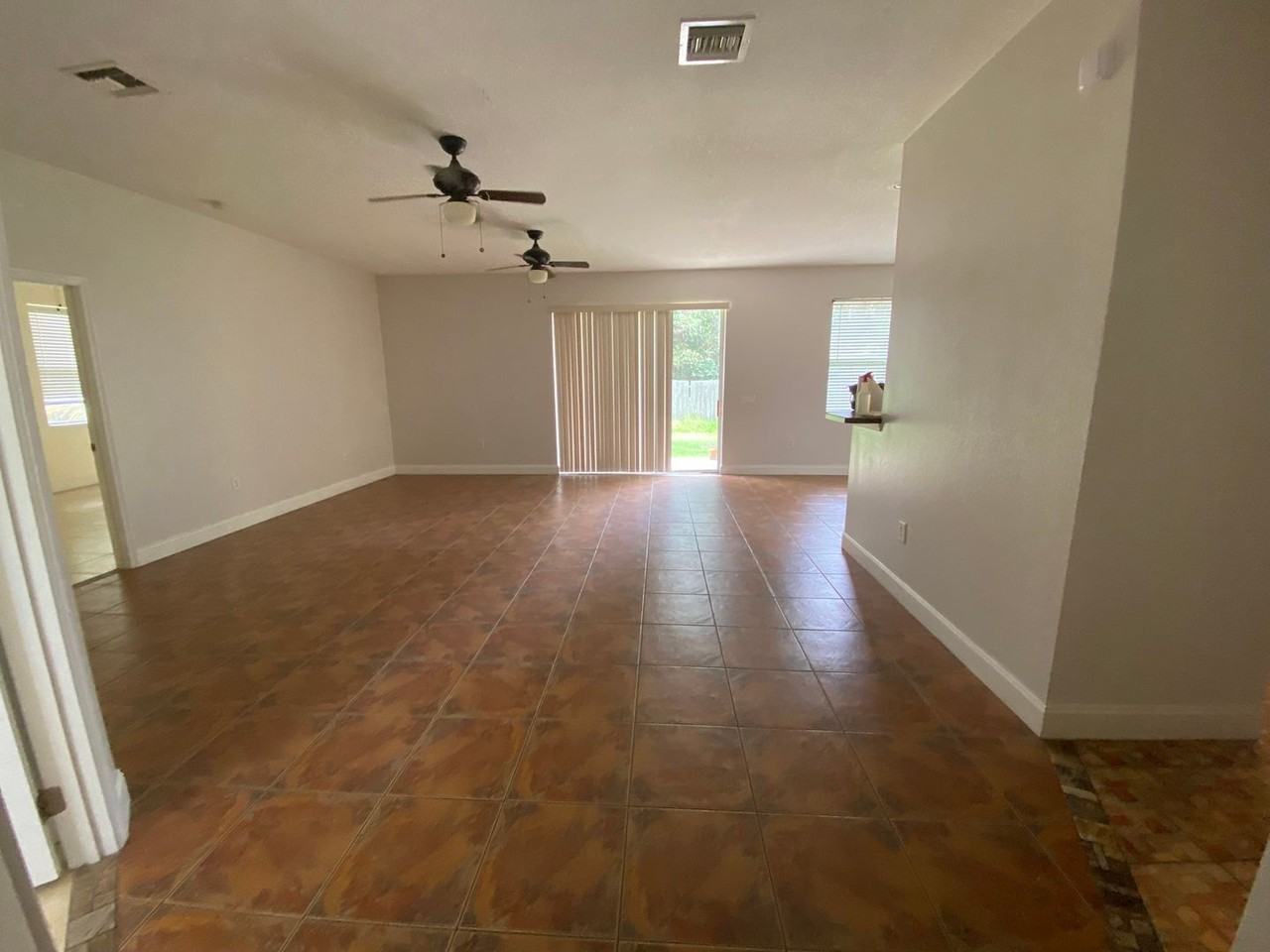 1004 Pine Tree Dr - Photo 3 of 17