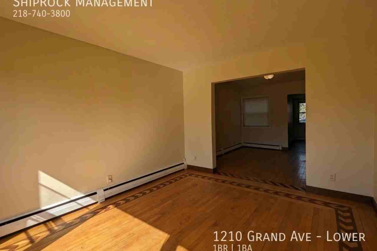 1210 Grand Ave Lowr - Photo 3 of 12