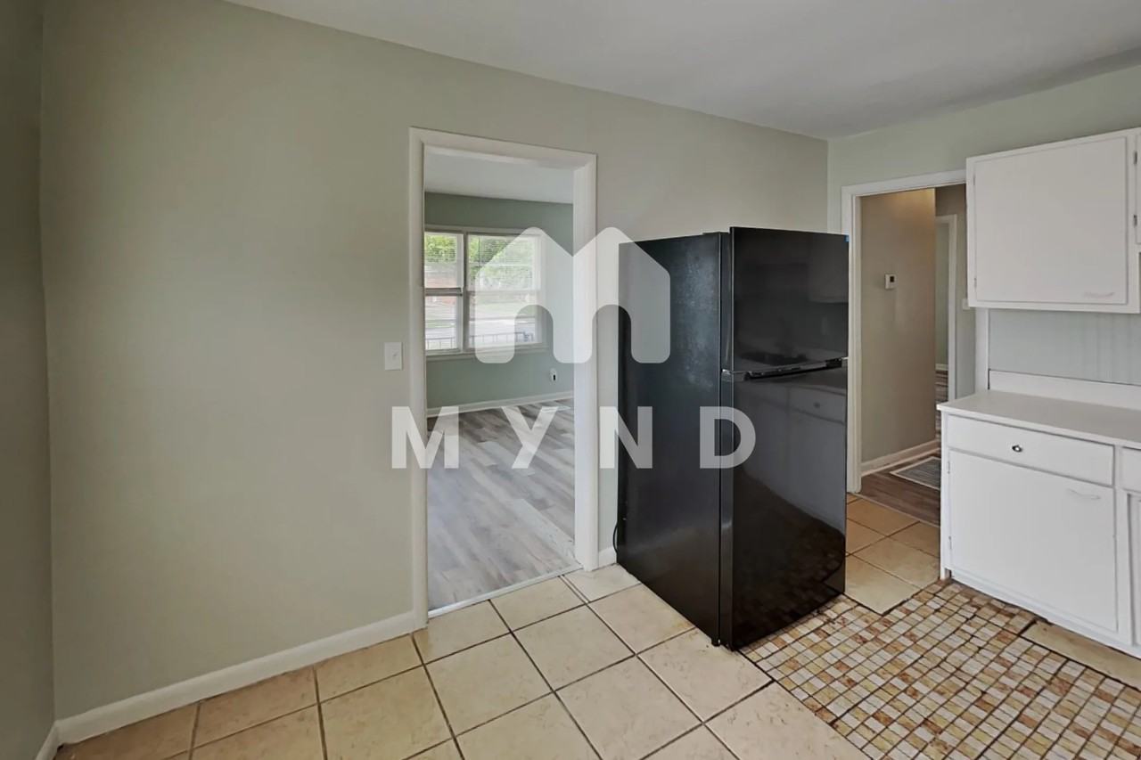 1613 1st Ct W - Photo 3 of 16