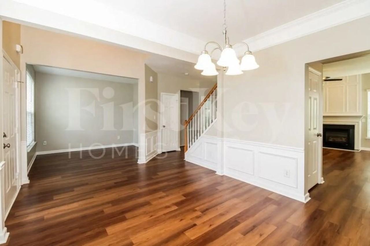4559 Fairport Ct - Photo 3 of 15