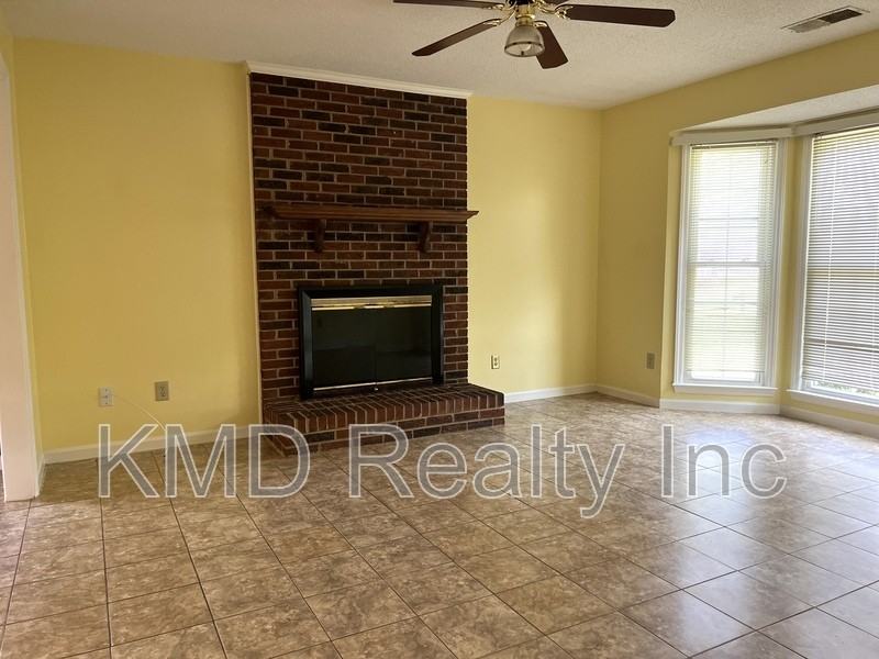 9128 Four Acre Ct - Photo 2 of 12