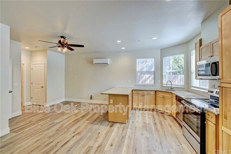 330 Oak St #3 - Photo 4 of 16