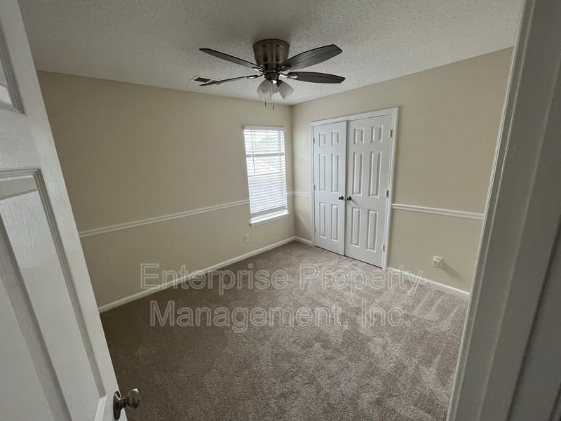 6869 Century Oaks Dr - Photo 4 of 20