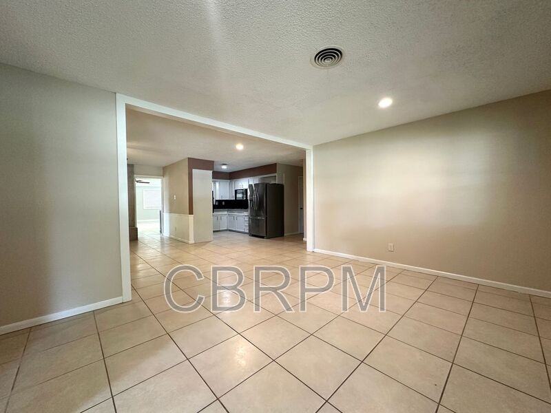 4411 27th Street - Photo 3 of 14