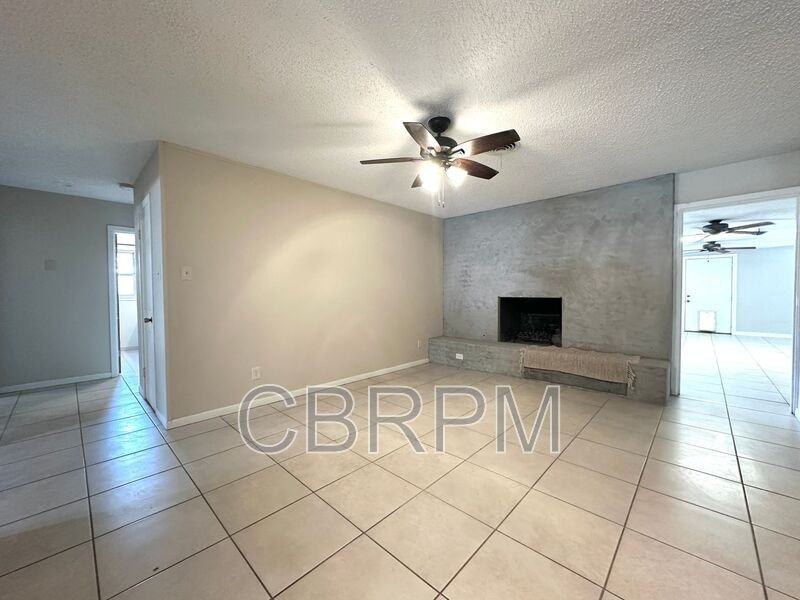 4411 27th Street - Photo 4 of 14