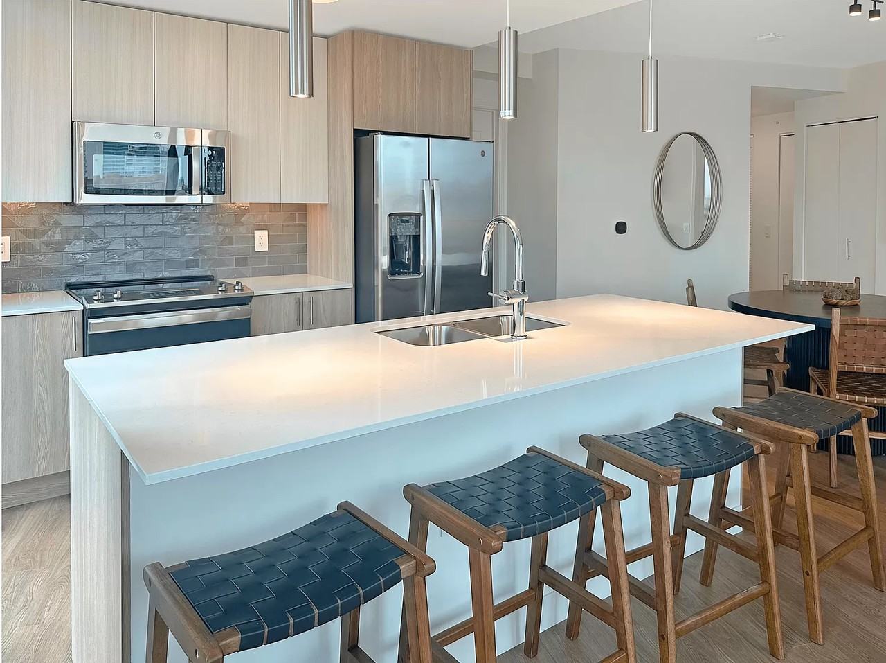 N Canal St #2906 - Photo 2 of 15