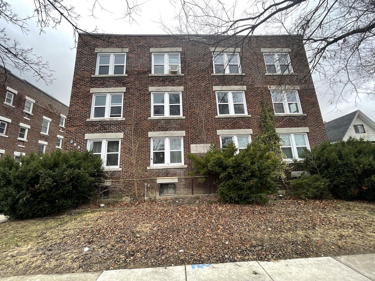 285 Cameron Ave - Photo 2 of 4