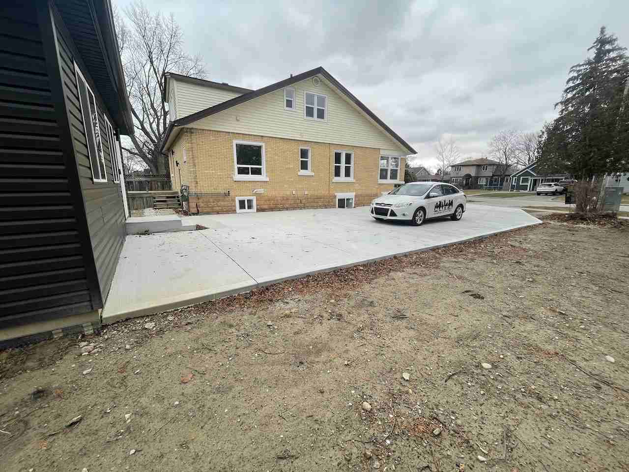 7030 St. Rose Ave - Photo 3 of 3