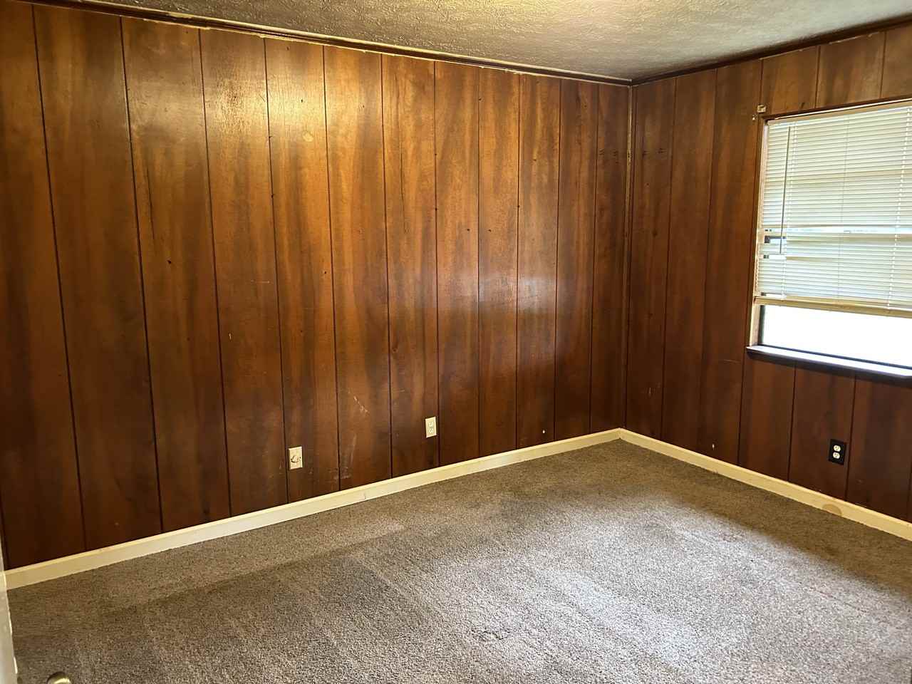 232 N 6Th St - Photo 2 of 5