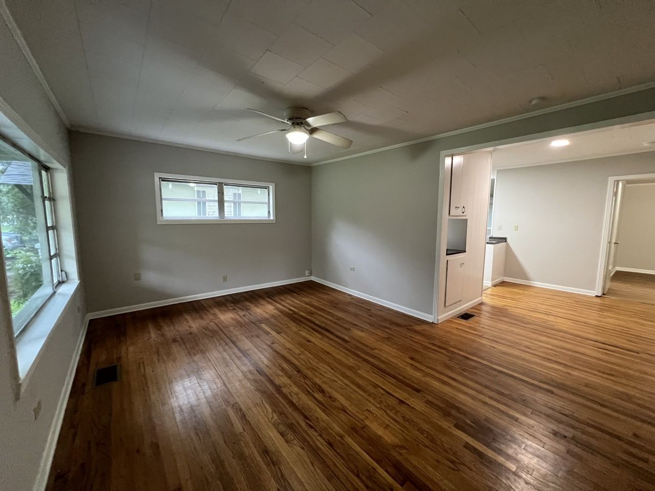 604 Mamie St - Photo 2 of 16