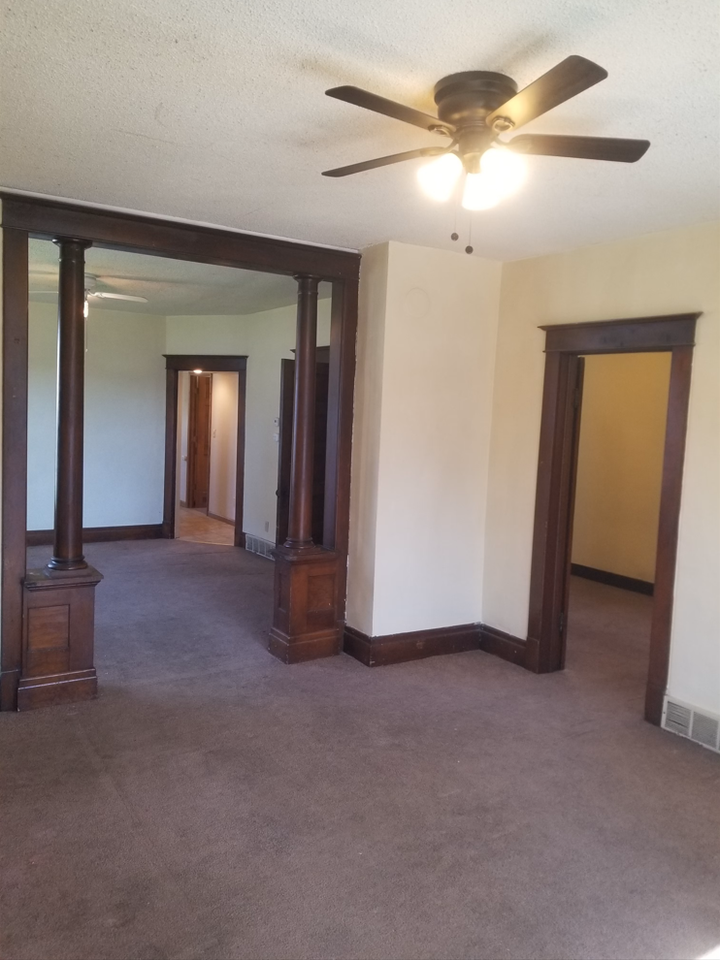 208 Weiss St - Photo 2 of 12