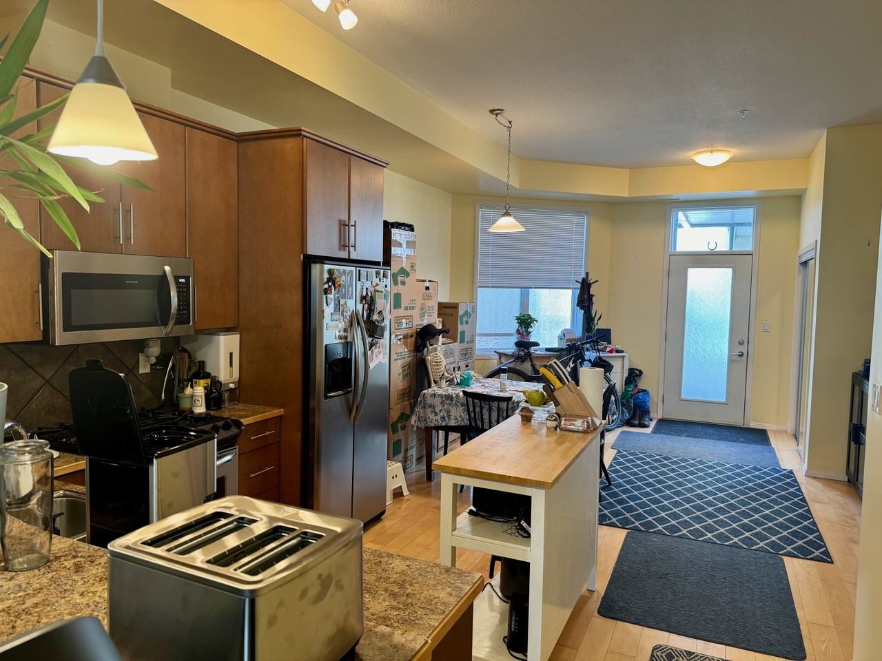 10500 117 St Nw - Photo 3 of 20