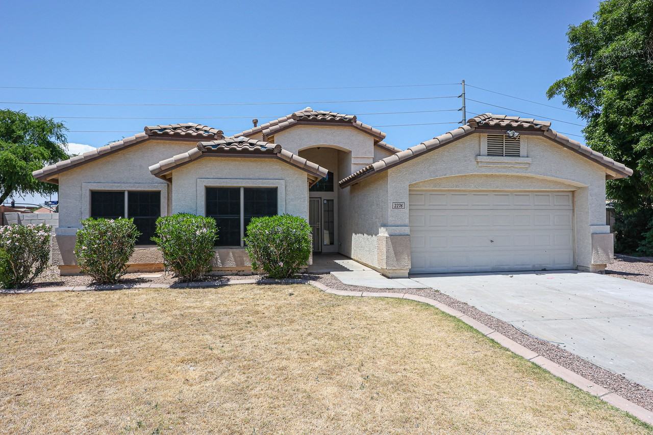 2276 S Bahama Dr - Photo 2 of 37