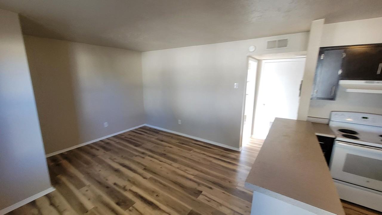 12361 Mountain Rd Ne - Photo 7 of 26