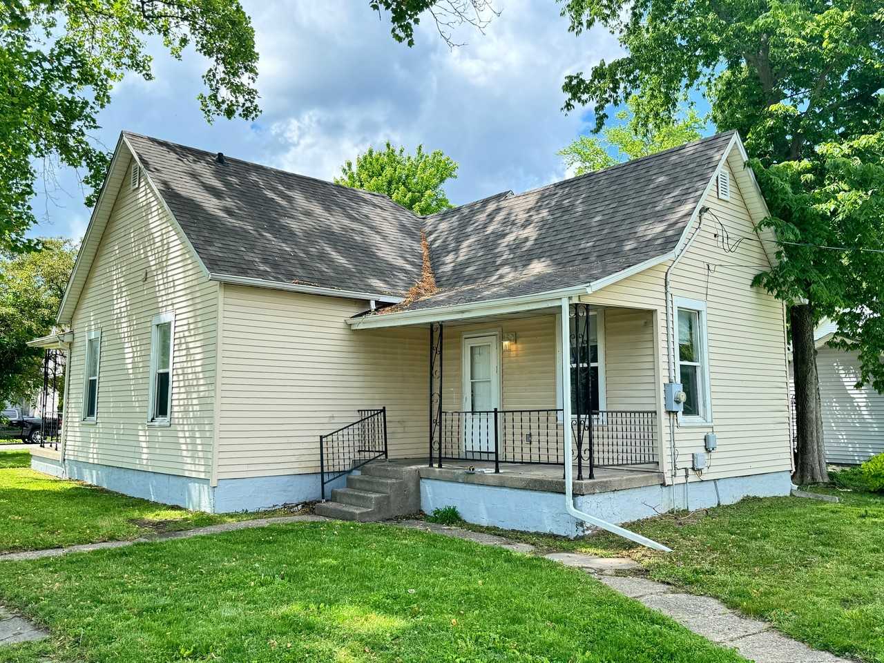 1920 S 7th St - Photo 3 of 9