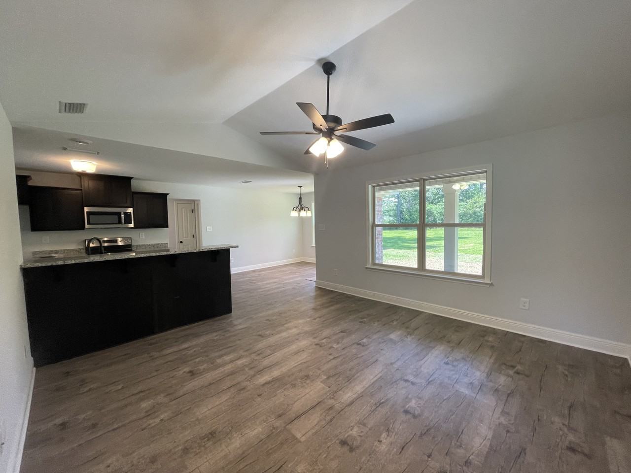 2074 W Loxley Ave - Photo 2 of 21