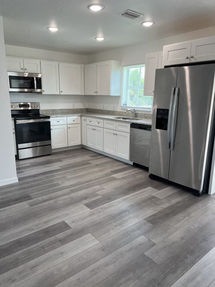 68 Evergreen St - Photo 2 of 25