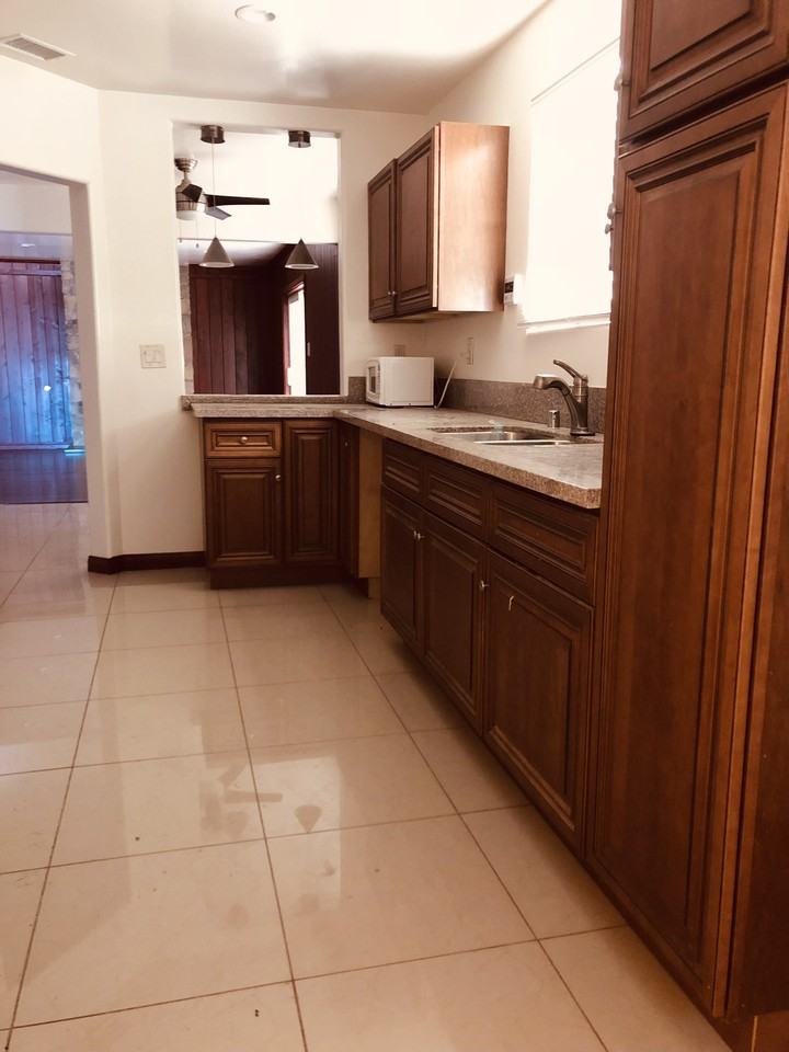 15109 S Budlong Ave #NA - Photo 3 of 20