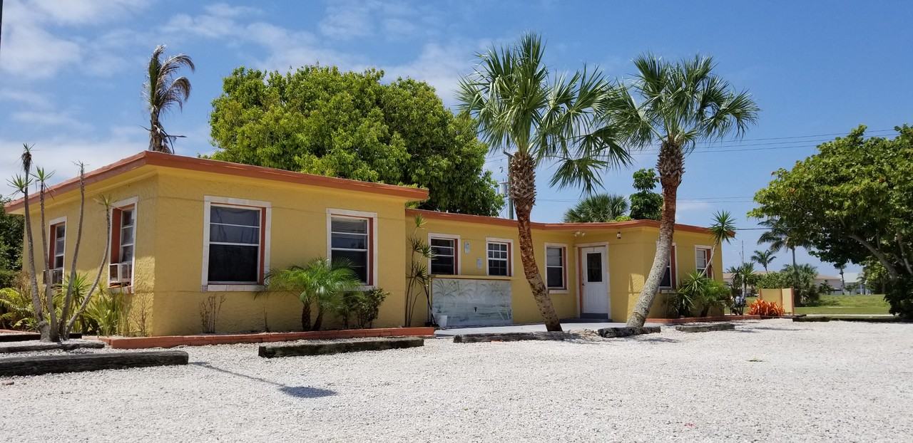 601 S Ocean Dr - Photo 4 of 14