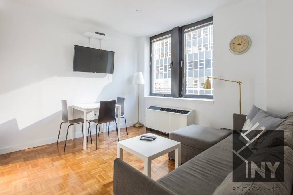 Maiden Ln #1403 - Photo 2 of 5