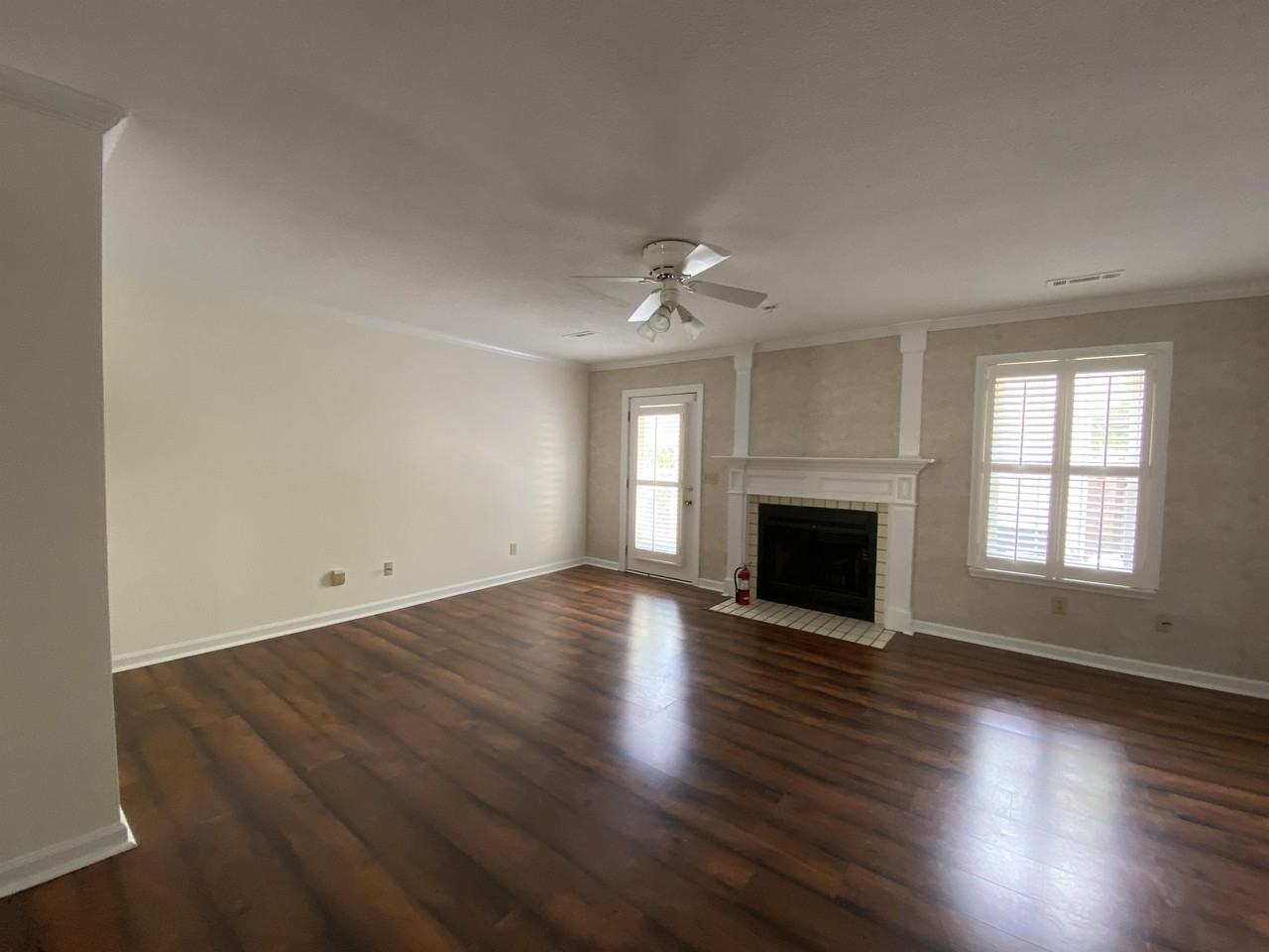 2939 Oxford Pl #2939 - Photo 3 of 18