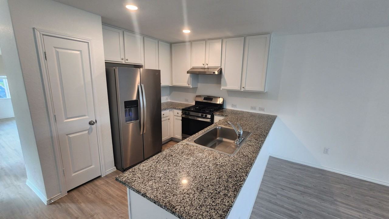 2815 Charpak Dr - Photo 3 of 35