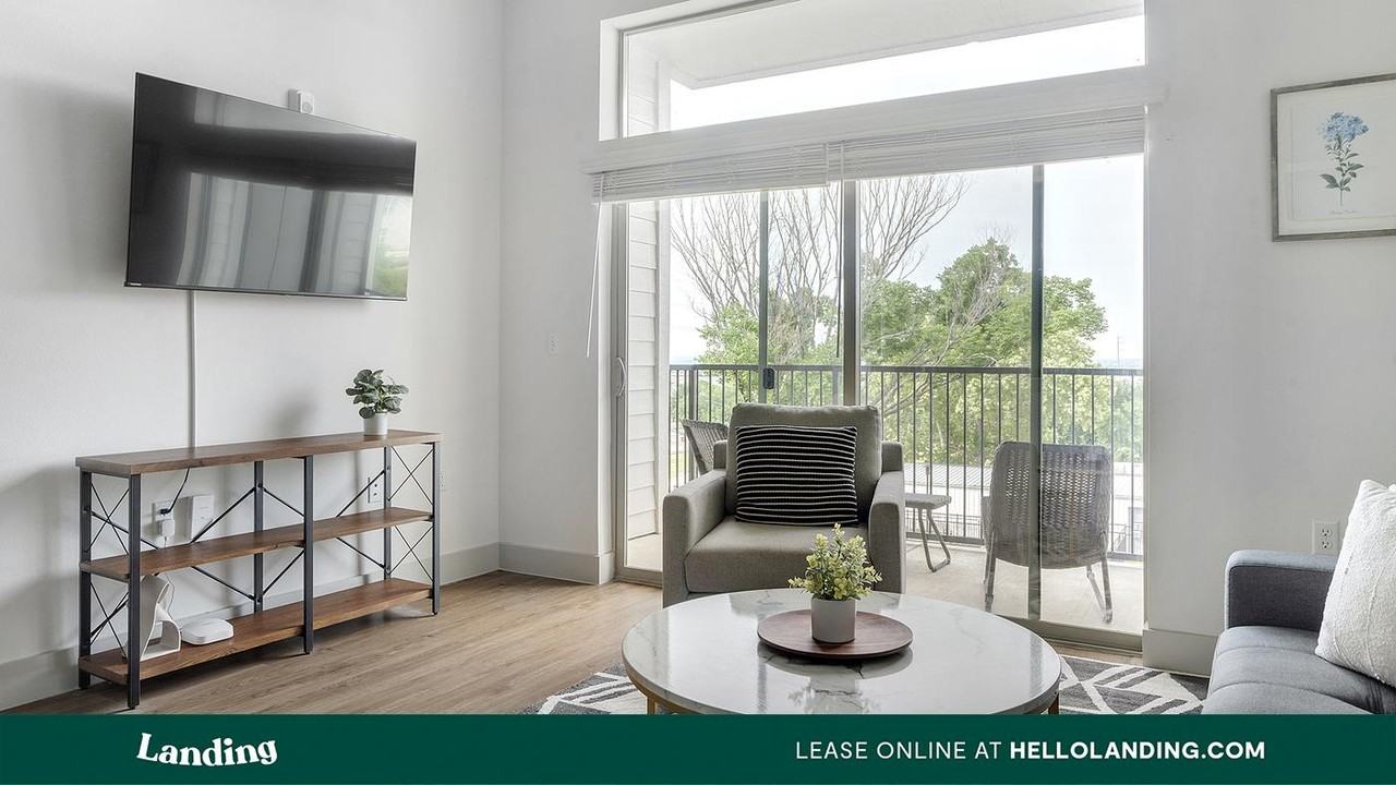 2511 Montopolis Drive - Photo 3 of 50