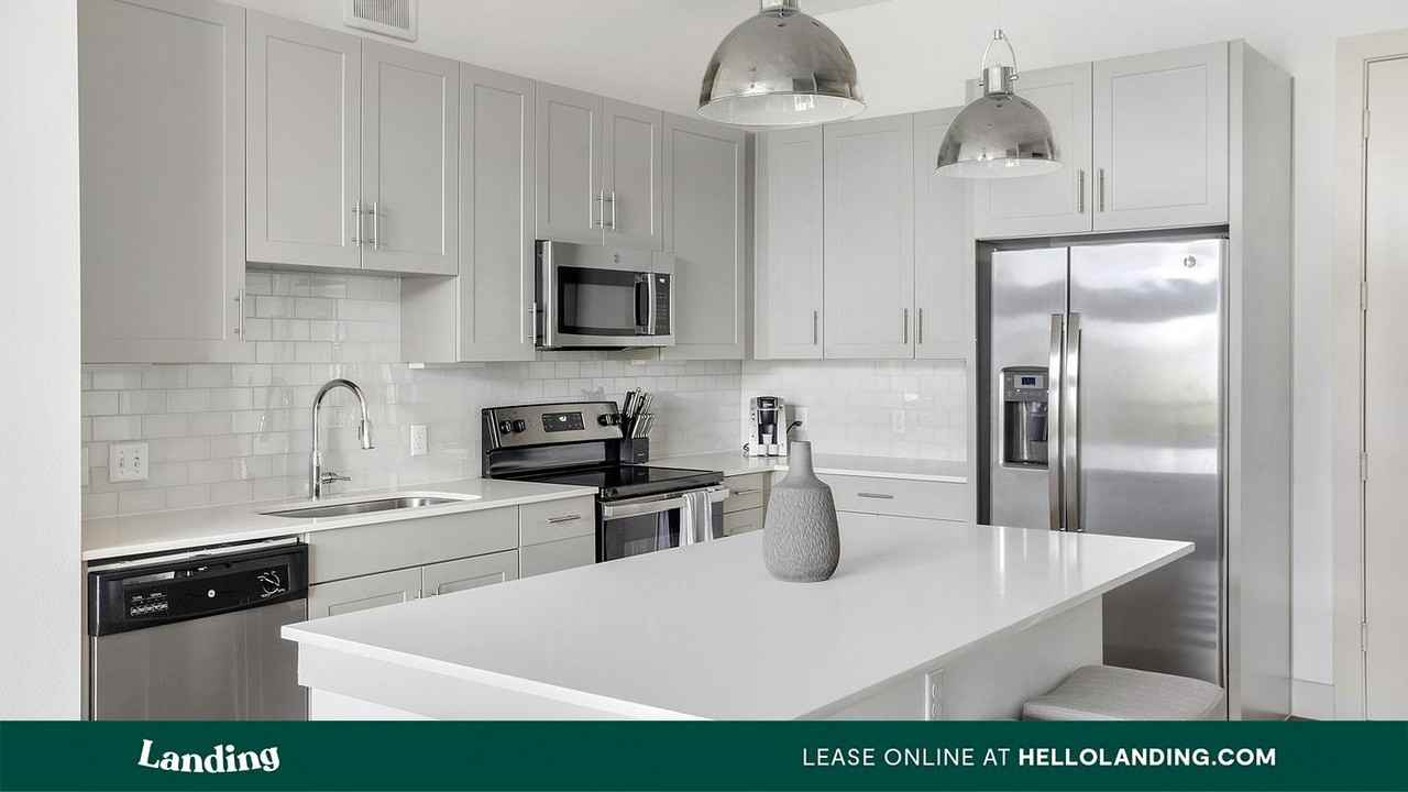 2511 Montopolis Drive - Photo 6 of 50