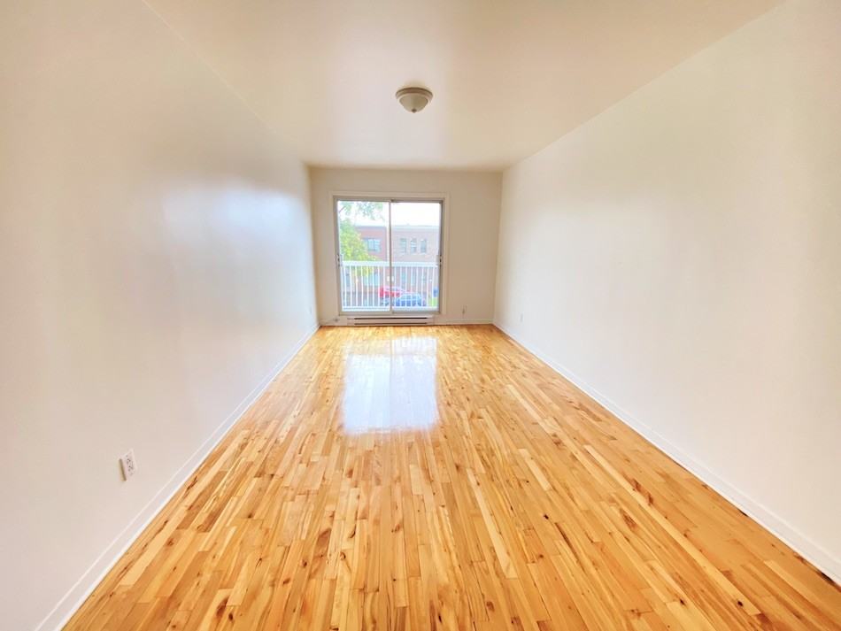 6032 Boulevard Couture - Photo 3 of 17