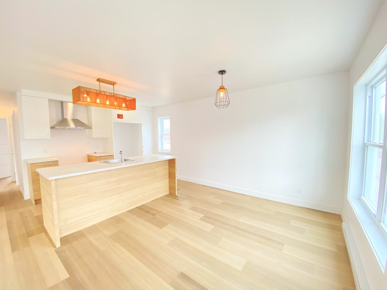 346 Rue Saint-Joseph - Photo 3 of 18